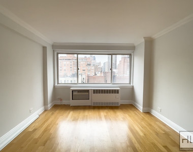 East 65th Street - Photo Thumbnail 1