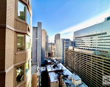East 71st Street - Photo Thumbnail 4