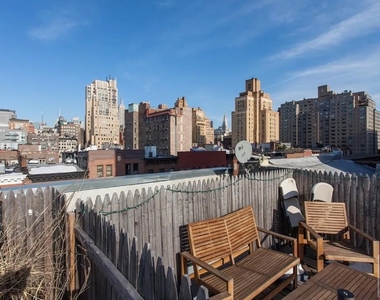 West 14 Street - Photo Thumbnail 4
