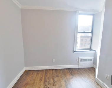 West 14 Street - Photo Thumbnail 1