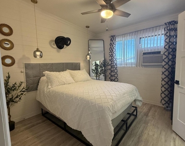 2150 W Missouri Avenue - Photo Thumbnail 12