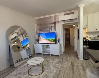 2150 W Missouri Avenue - Photo Thumbnail 1