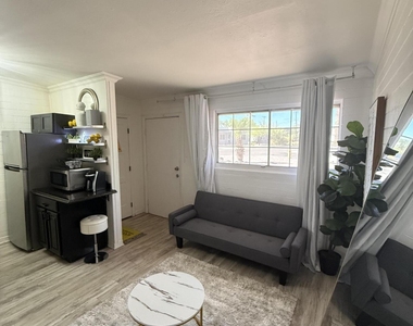 2150 W Missouri Avenue - Photo Thumbnail 2