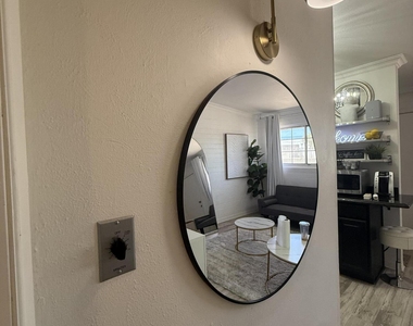 2150 W Missouri Avenue - Photo Thumbnail 10