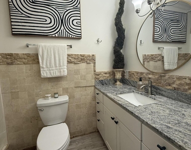 2150 W Missouri Avenue - Photo Thumbnail 17