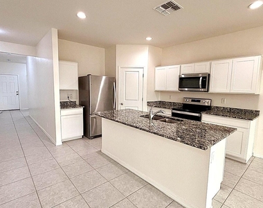 301 S Soledad Court - Photo Thumbnail 3