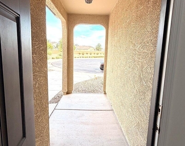301 S Soledad Court - Photo Thumbnail 2