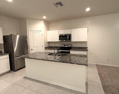 301 S Soledad Court - Photo Thumbnail 4