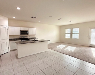 301 S Soledad Court - Photo Thumbnail 5