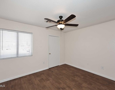 532 W 9th Street - Photo Thumbnail 18