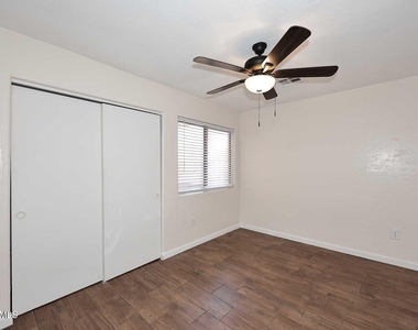 532 W 9th Street - Photo Thumbnail 12