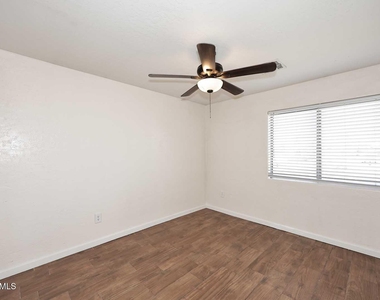 532 W 9th Street - Photo Thumbnail 13