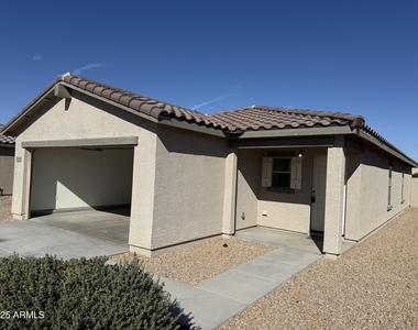 914 W Palo Verde Avenue - Photo Thumbnail 2