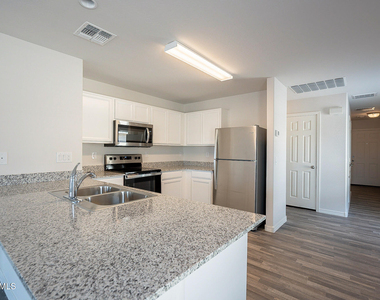 914 W Palo Verde Avenue - Photo Thumbnail 8