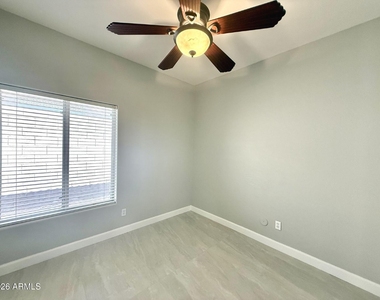 11815 E Clinton Street - Photo Thumbnail 14