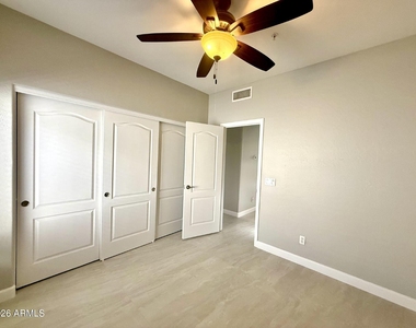 11815 E Clinton Street - Photo Thumbnail 13