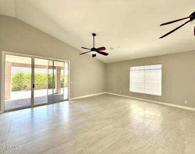 11815 E Clinton Street - Photo Thumbnail 9