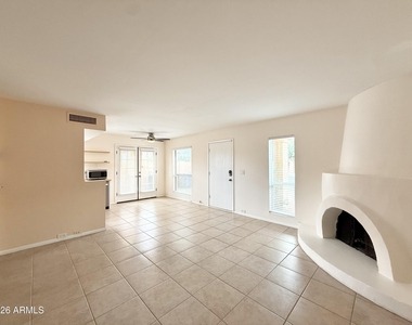 10402 N 10th Street - Photo Thumbnail 15