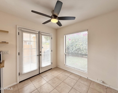 10402 N 10th Street - Photo Thumbnail 13