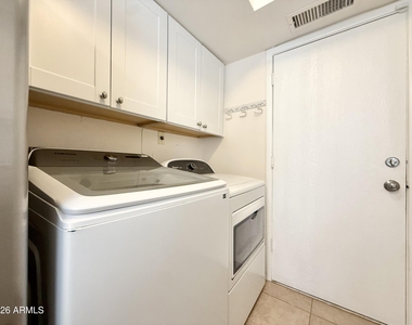 10402 N 10th Street - Photo Thumbnail 5