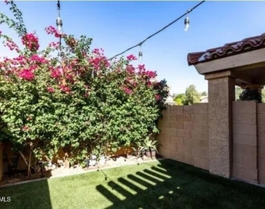 10402 N 10th Street - Photo Thumbnail 17