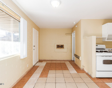 320 N 20th Avenue - Photo Thumbnail 8