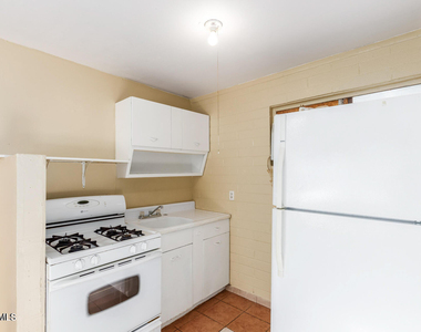320 N 20th Avenue - Photo Thumbnail 9