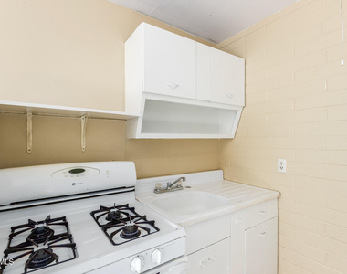 320 N 20th Avenue - Photo Thumbnail 16