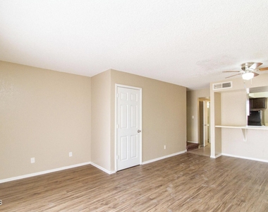 2802 E Monte Cristo Avenue - Photo Thumbnail 8
