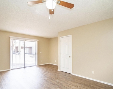 2802 E Monte Cristo Avenue - Photo Thumbnail 2