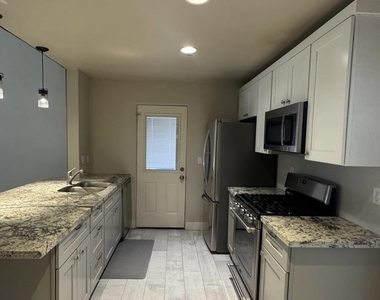 2225 W Whitton Avenue - Photo Thumbnail 5