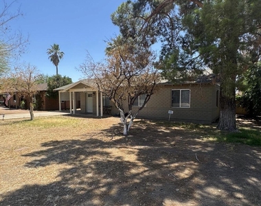 2225 W Whitton Avenue - Photo Thumbnail 1