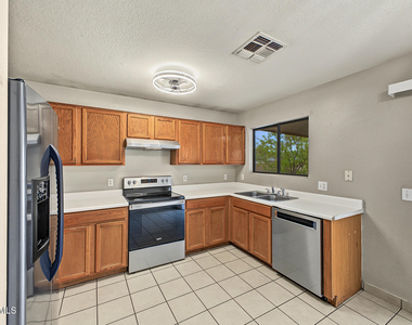 8507 W College Drive - Photo Thumbnail 16