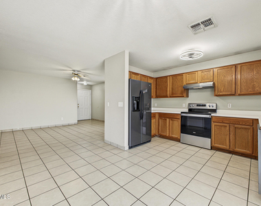 8507 W College Drive - Photo Thumbnail 12