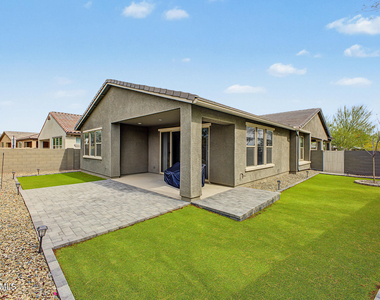 20398 W Elm Drive - Photo Thumbnail 28