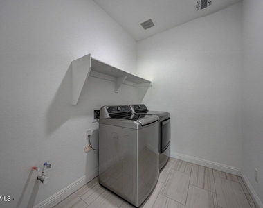 20398 W Elm Drive - Photo Thumbnail 24