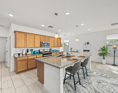 20398 W Elm Drive - Photo Thumbnail 6