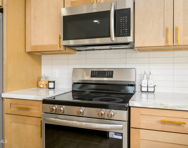 1081 W 1st Street - Photo Thumbnail 7