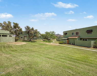 803 E Cochise Drive - Photo Thumbnail 26