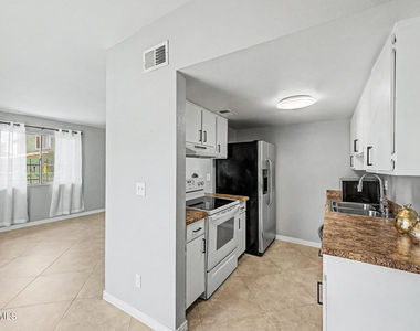 803 E Cochise Drive - Photo Thumbnail 3
