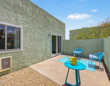 803 E Cochise Drive - Photo Thumbnail 25