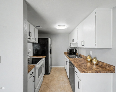 803 E Cochise Drive - Photo Thumbnail 2