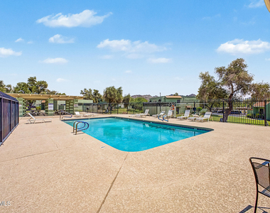 803 E Cochise Drive - Photo Thumbnail 28
