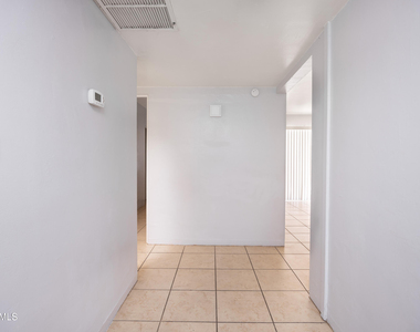 5102 N 20th Avenue - Photo Thumbnail 7