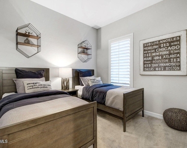 1825 N 43rd Terrace - Photo Thumbnail 14