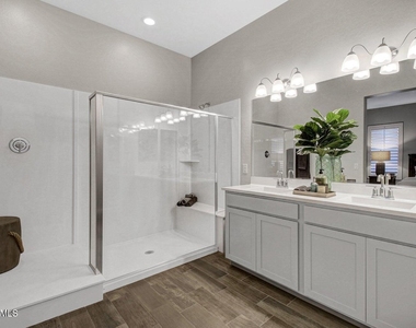 1825 N 43rd Terrace - Photo Thumbnail 11