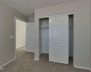 6923 S 50th Drive - Photo Thumbnail 12
