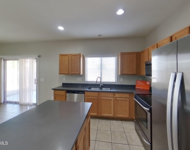 8014 W Lumbee Street - Photo Thumbnail 4