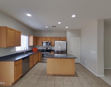 8014 W Lumbee Street - Photo Thumbnail 3