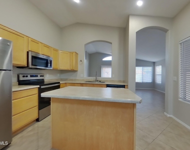 1612 E Barbarita Avenue - Photo Thumbnail 4